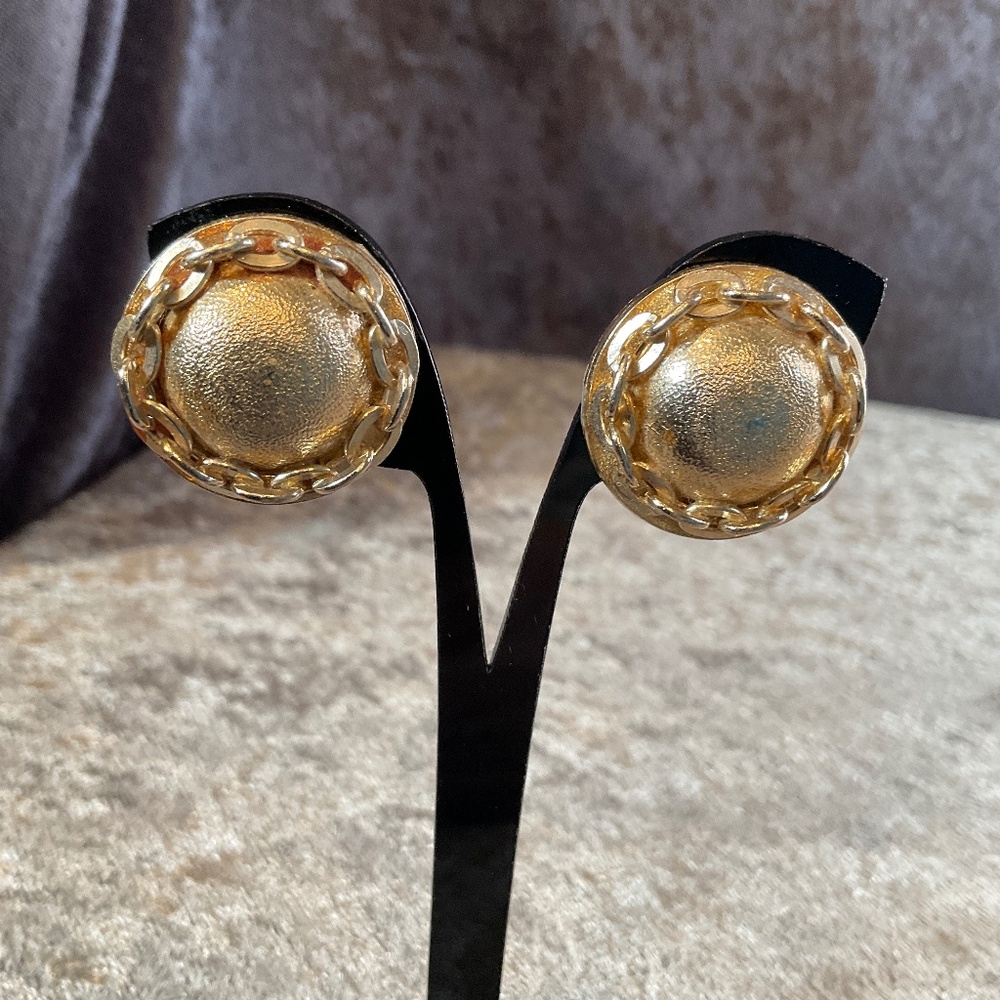 Vintage W. Germany Gold Chain Clip On Earrings
